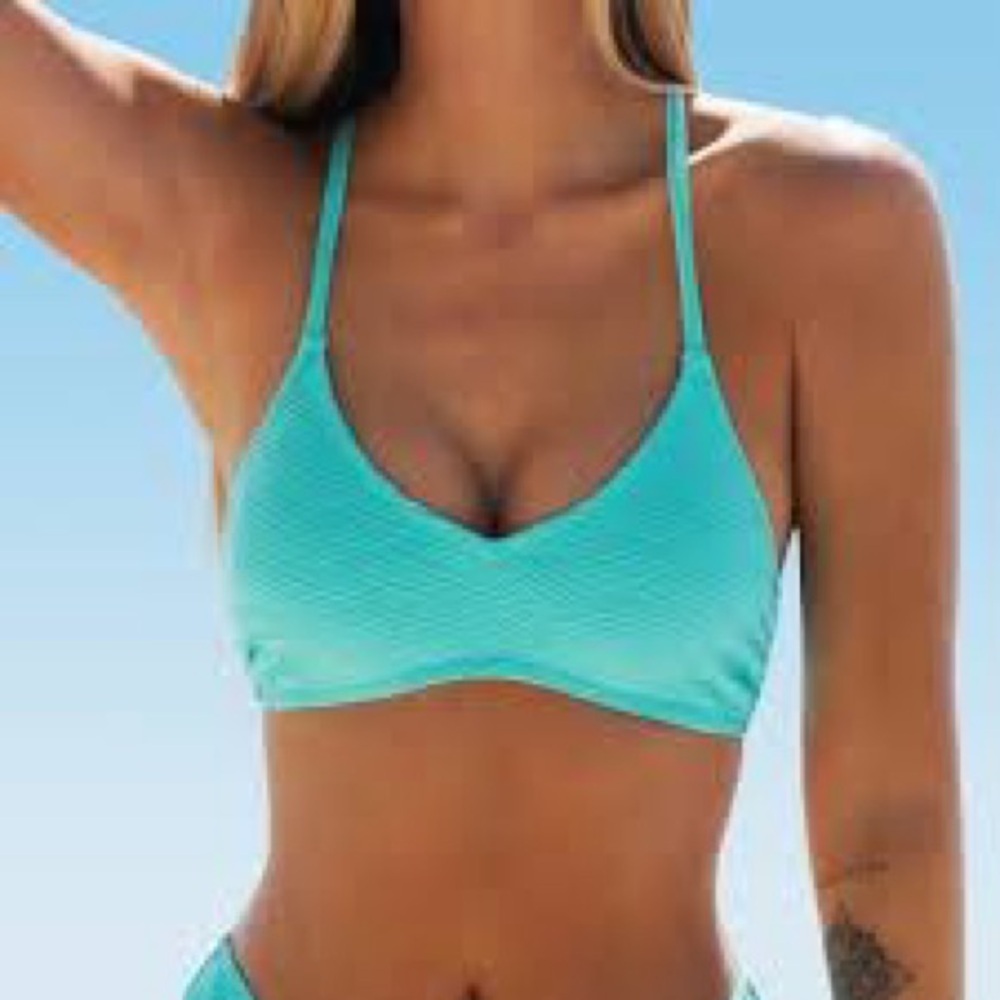 ‼️RARE‼️🎸CUPSHE🎸🔥NWT🔥Crisscross Tied Back Bikini Top in Blue—L